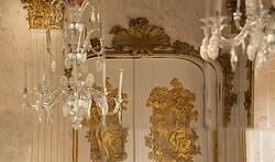 Heinrichs Salon – Glänzend bewahrt