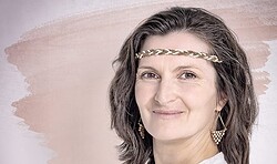Clara Werden auf der RIESA - Der Name ist Programm - deutsche Lieder zum Zuhören, Mitfühlen, Schmunzeln und Reflektieren