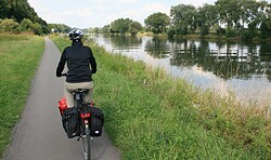 Radwege am Fluss