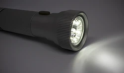 FERIENPROGRAMM NACHTS IM MUSEUM Taschenlampenführung und Vorleseecke