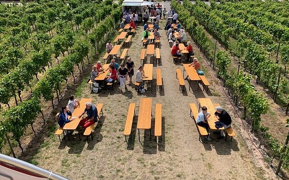 Weinprobe am Turm, Foto: Weinbau Dr. Lindicke, Lizenz: Weinbau Dr. Lindicke