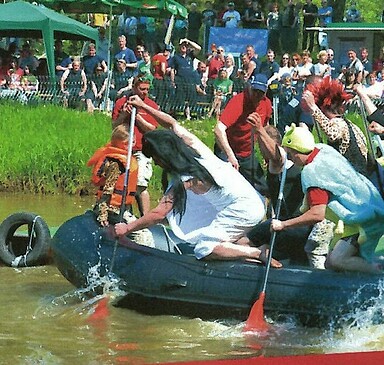 Schlauchbootrennen, Foto: Markus Weber, Lizenz: schlauchbootrennen.de