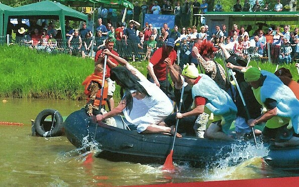 Schlauchbootrennen, Foto: Markus Weber, Lizenz: schlauchbootrennen.de