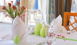 Osterbrunch mit Klaviermusik