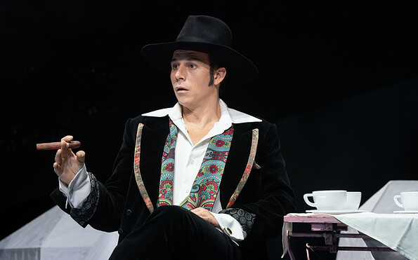 Szene aus KLEIDER MACHEN LEUTE, Foto: Bernd Schönberger, Lizenz: Brandenburgische Kulturstiftung Cottbus-Frankfurt (Oder)