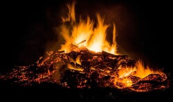 Osterfeuer in Wendisch Rietz (Siedlung)