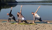 Yoga Gruppe am Wolletzsee, Foto: E.M. Weyer, Lizenz: Tourismusverein Angermünde e. V.
