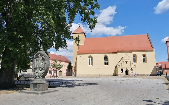 Kirchplatz in Rheinsberg, Foto: Jannika Olesch, Lizenz: Tourismusverband Ruppiner Seenland