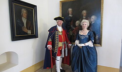 Schloss Königs Wusterhausen: Mit Hermelin und Krone
