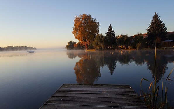 Gemütliches Picknick in Weiß am Großen Müllroser See, Foto: Andrea Karrasch, Lizenz: Andrea Karrasch