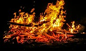 Osterfeuer, Foto: Ulrike Bohr, Lizenz: Pixabay