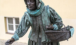 Von Brezeltante bis Dichterliebe: Frauenpower im historischen Lenzen