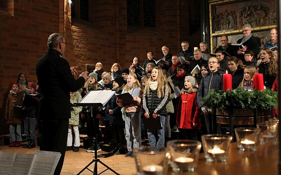 „Machet die Tore weit“ - Adventsmusik