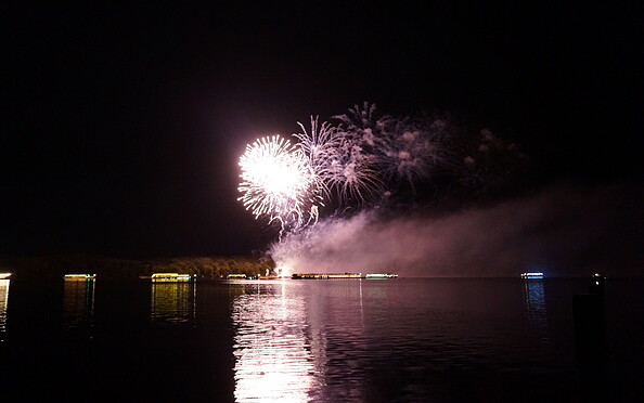 Havel im Flammen / Schiffskorso, Foto: Jens Schröder, Lizenz: Weisse Flotte Potsdam GmbH