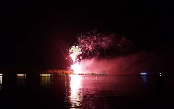 Havel im Flammen / Schiffskorso, Foto: Jens Schröder, Lizenz: Weisse Flotte Potsdam GmbH