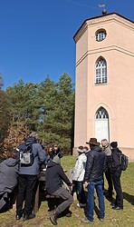 Versteckte Orte zu Ostern entdecken - Eine generationsübergreifende Entdeckertour zum Wartturm