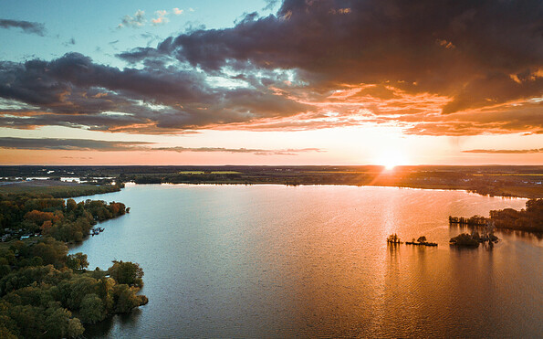 Sonnenuntergang am Trebelsee, Foto: Steven Ritzer, Lizenz: Tourismusverband Havelland e.V.