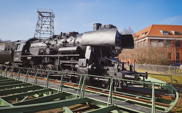 Lokomotive auf dem Werksgelände, Foto: Sandra Fonarob, Lizenz: Tourismusverband Dahme-Seenland e.V.