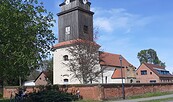 Dorfkirche Basdorf, Foto: Marlies Losansky, Lizenz: Tourismusverein Naturpark Barnim e. V.