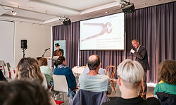 Ein gewisses Quantum Mumpitz | Versteigerungstheater mit Hans Machowiak