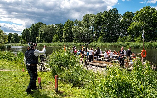 Flößer am Finowkanal in Finowfurt, Foto: Torsten Stapel, Lizenz: Gemeinde Schorfheide