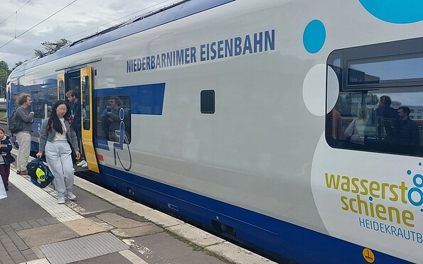 Mireo Plus - Wasserstofftriebwagen für die Niederbarnimer Eisenbahn, Foto: Lutz Lorenz, Lizenz: Tourismusverein Naturpark Barnim e. V.