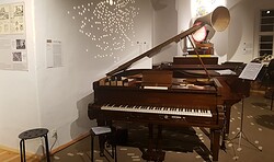 Der unsichtbare Pianist im Kaffeehaus