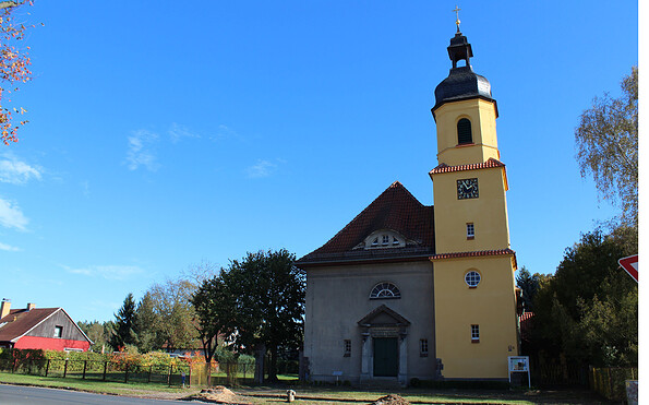 Kirche Niederlehme, Foto: Sebastian Gräber, Lizenz: Tousimusverband Dahme-Seenland e.V.