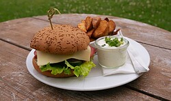Genuss am Feuer - Burger und Wedges