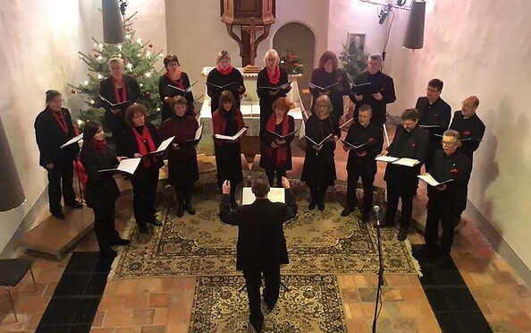 Cantemus in der Dorfkirche Schöna, Foto: Luckauer Kammerchor Cantemus, Lizenz: Luckauer Kammerchor Cantemus