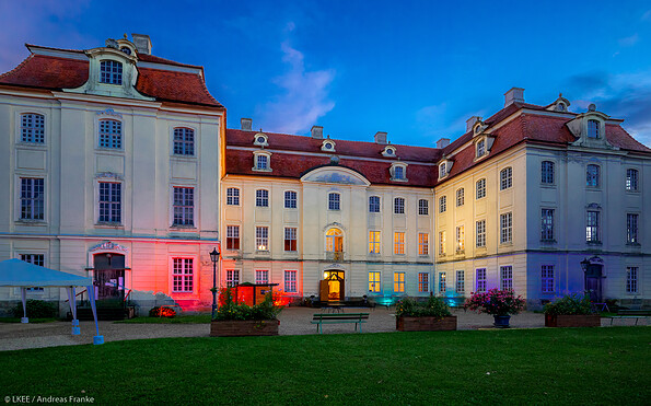 Schloss Martinskirchen bunt angestrahlt, Foto: Andreas Franke, Lizenz: Andreas Franke