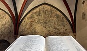 Buch im Refektorium, Foto: Dominikanerkloster Prenzlau, Lizenz: Dominikanerkloster Prenzlau