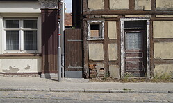Ausstellung in der Galerie Alter Laden: Schmale Gassen in Wusterhausens Altstadt (Kopie)