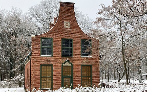 Jagdschloss Stern im Schnee, Foto: Förderverein Jagdschloss Stern-Parforceheide e.V., Lizenz: Förderverein Jagdschloss Stern-Parforceheide e.V.