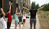 Sommerliches Heide-Yoga in Sielmanns Naturlandschaft Wanninchen, Foto: Mathias Rünke, Lizenz: Heinz Sielmann Stiftung