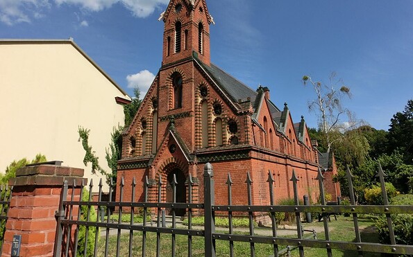 Kapelle und Friedhof Klein-Glienicke, Foto: Sören Kusch, Lizenz: Freundeskreis Klein-Glienicker Kapelle