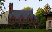 Kapelle und Friedhof Klein-Glienicke, Foto: Andreas Kitschke, Lizenz: Freundeskreis Klein-Glienicker Kapelle