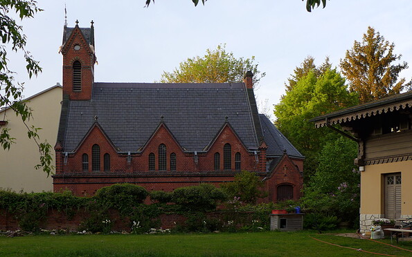 Kapelle und Friedhof Klein-Glienicke, Foto: Andreas Kitschke, Lizenz: Freundeskreis Klein-Glienicker Kapelle