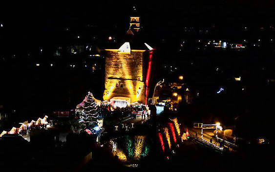 Weihnachtsmarkt am Festungsturm, Foto: M. Huhle, Lizenz: Amt Peitz