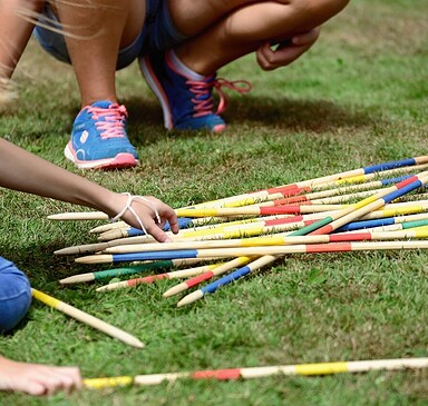 Beispielbild Kinder spielen im Garten, Foto: Pixabay, Lizenz: Pixabay
