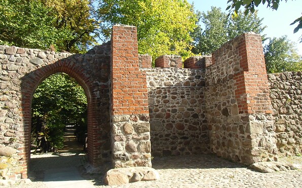 Foto: Kvikk (https://commons.wikimedia.org/wiki/File:Bernau_bei_Berlin_Stadtmauer_(6).JPG), Lizenz: Kvikk (https://commons.wikimedia.org/wiki/File:Bernau_bei_Berlin_Stadtmauer_(6).JPG)