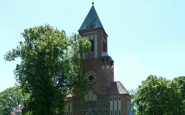 St. Antonius Kirche Eichwalde, Foto: Petra Förster, Lizenz: Tourismusverband Dahme-Seenland e.V.