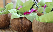 Cocktail aus der Kokosnuss, Foto: N. Ulsamer, Lizenz: Biosphäre Potsdam