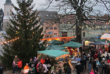 Traditioneller Weihnachtsmarkt auf dem Biesenthaler Marktplatz