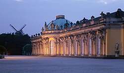 Ohne Sorgen. Ein abendlicher Rundgang durch Schloss Sanssouci